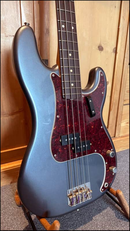 Fender Limited Edition Vintera II Roadworn 60s Precision Bass 2025 - Charcoal Frost Metallic Nitro image 1