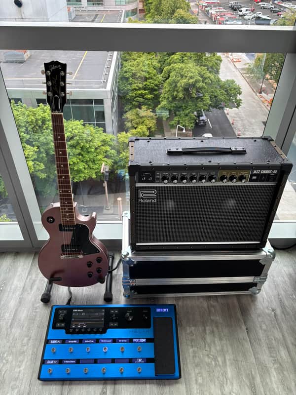 Line 6 Helix Floor Limited Edition 2019 - Lightning Blue image 1
