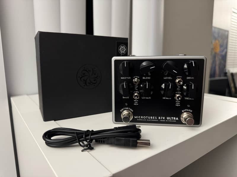 W/Aux - Darkglass Electronics Microtubes B7K Ultra V2 Bass Preamp 2019 - Present - Black image 1