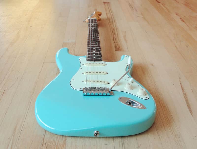 1996 Fender '62 Stratocaster Model ST62 Electric Guitar MIJ Japan