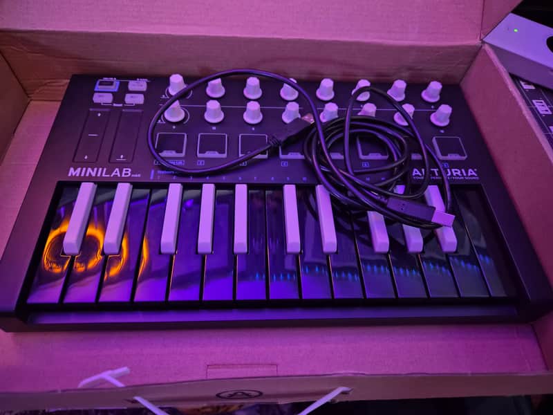 Arturia MiniLab MkII Inverted Edition 25-Key MIDI Controller 2019 - 2021 - Inverted Edition image 1