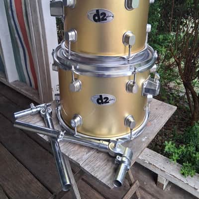 ddrum D2 10" and 12" toms with suspension rods image 1