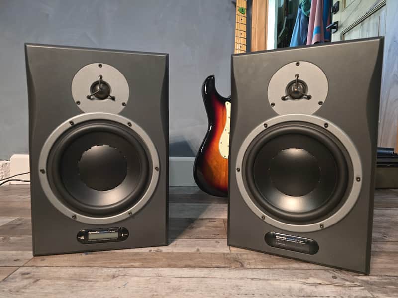 Dynaudio Air 15’s (Pair -Master and Slave) image 1