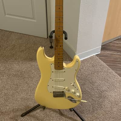 Fender Strat Plus with Maple Fretboard 1996 image 5