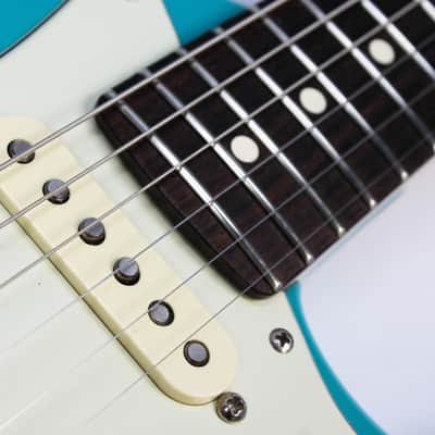 Fender American Professional II Stratocaster with Rosewood Fretboard 2021 - Miami Blue image 5