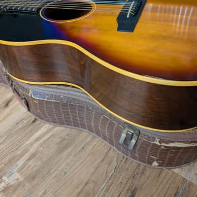 Gibson LG-1 Acoustic Guitar 00 Size 1964 Sunburst Great Condition W/OSSC image 6
