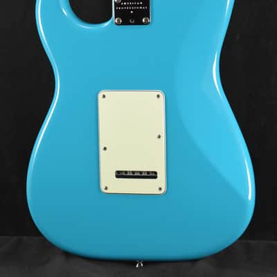 Fender American Professional II Stratocaster Miami Blue Rosewood Fingerboard image 7