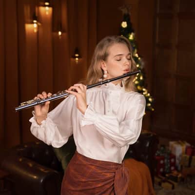 Concert Flute for Students – Beginner School Band Flute with Carry Case, Stand, Cleaning Kit & Accessories image 3