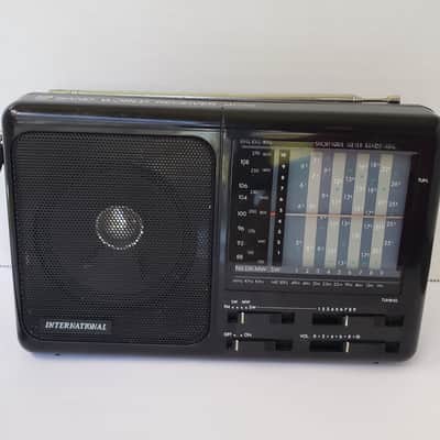 Vintage International 12 Band World Receiver Radio High Sensitivity MT-718 image 1