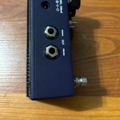 Walrus Audio Julianna Deluxe Chorus / Vibrato 2020 - Present - Blue image 2