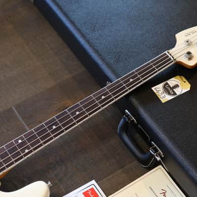 Lefty! Fender American Vintage II 1966 Reissue Left-Handed Jazz Bass Olympic White + COA OHSC image 3