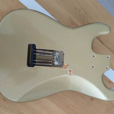 Dutchrelics Stratocaster nitro Body 2014 Shoreline Gold + Vibrato image 6