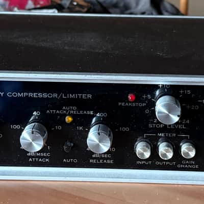 dbx 165A Over Easy Compressor / Limiter 1970s - Black image 1