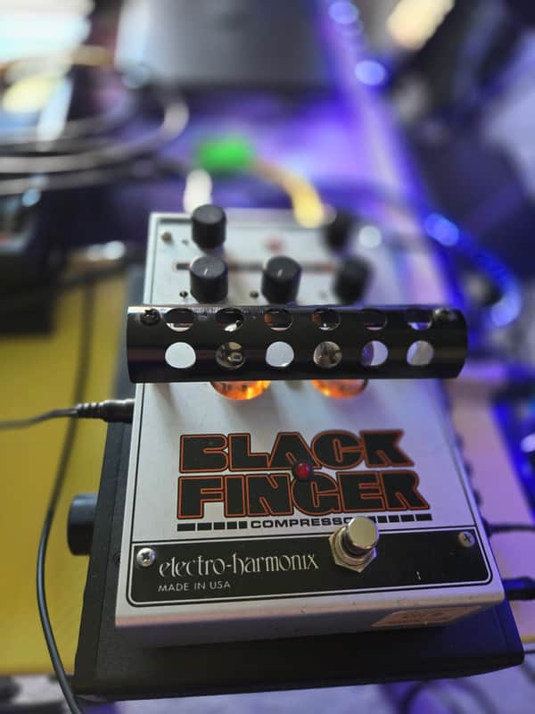 Electro-Harmonix Black Finger Compressor | Reverb Canada