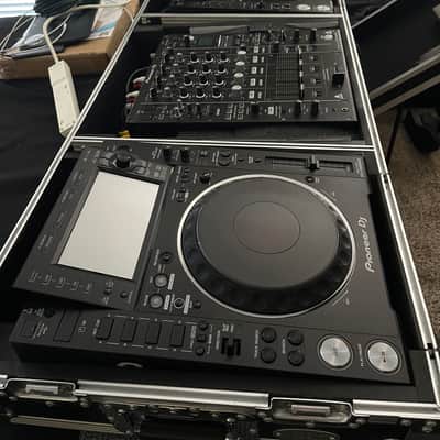 Pioneer 2 CDJ Nexus 2 & 1 DJM 900 nexus 2 2010S image 5