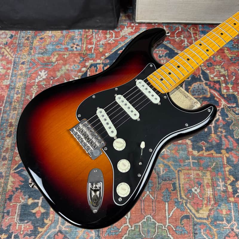 Fender USA Professional Classic Stratocaster 3 Tone Sunburst - 2025 image 1