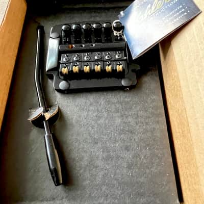 N.O.S Original 80’s Kahler 7300 Tremolo Bridge System + String Lock image 2