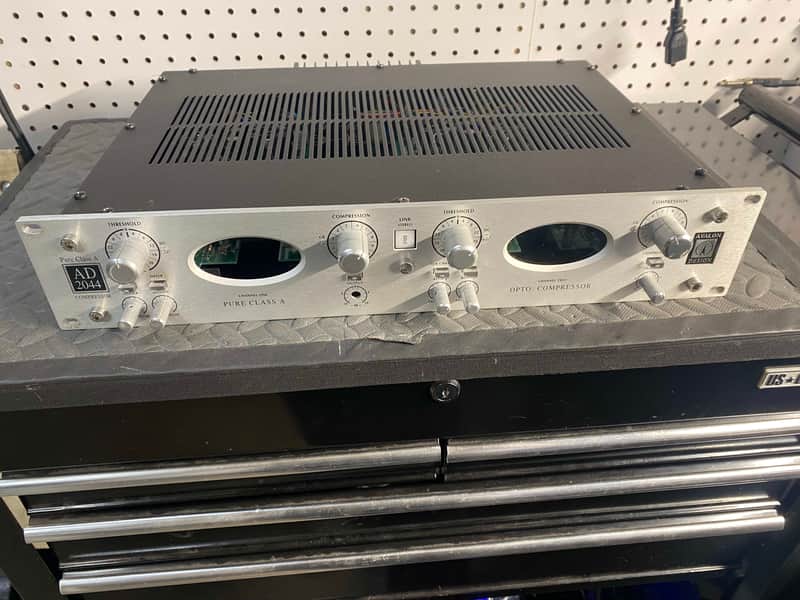 Avalon AD2044 Dual Mono / Stereo Optical Compressor image 1