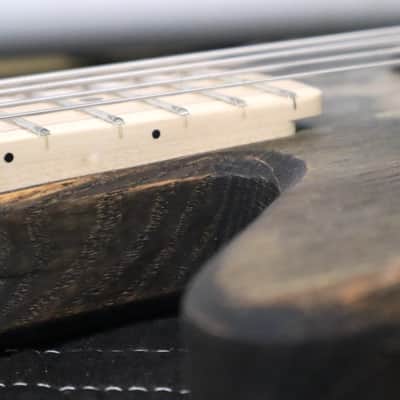 Lefty New Perspectives Music Lutes Bass  - Left Handed image 7