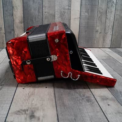 Hohner Bravo III Chromatic 80 Bass Piano Accordion RED + Bag, Straps image 4
