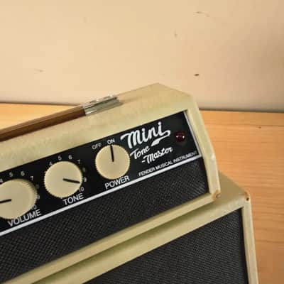 Fender Mini Tone-Master 1-Watt 2x2" Mini Guitar Combo Amp image 3