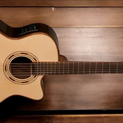 Washburn WCG25SCE Comfort Series Grand Auditorium Cutaway w/ Electronics Natural (B-Stock) image 2