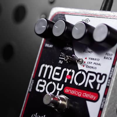 Electro-Harmonix Memory Boy Analog Delay / Chorus / Vibrato 2009 - Present - Black / White / Red image 4