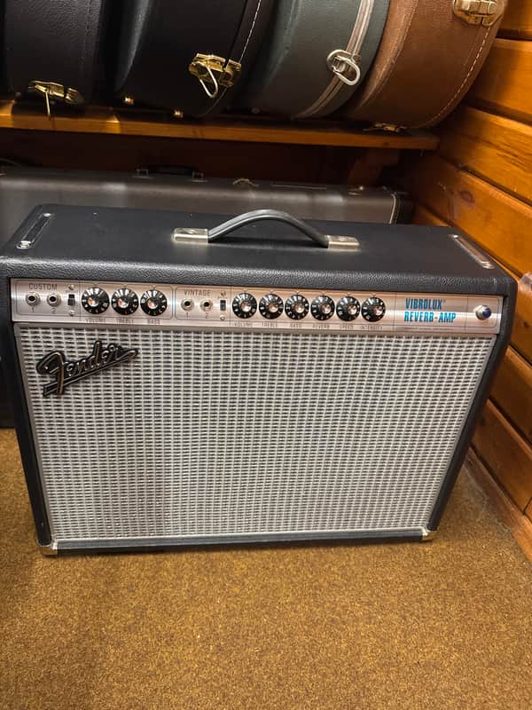 Fender '68 Custom Vibrolux Reverb-Amp 2-Channel 35-Watt 2x10" Guitar Combo