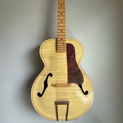 Kay K6868 Circa 1960 - Honey Blonde image 1