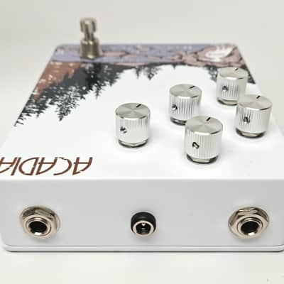 used Spruce Effects Acadia Ltd. Edition with Metal Box #26, Excellent Condition! image 7