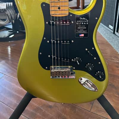 Fender American Ultra II Stratocaster, Maple Fingerboard 2024 - Solar Flare/ 8lbs. 1.6oz. #US240030944 image 2