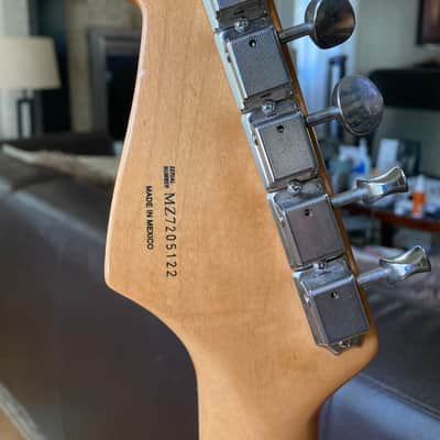 Fender  Classic Player 60’s Stratocaster  2007 - 3-Tone Sunburst image 4