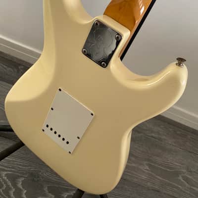 1997 Fender Jimi Hendrix Artist Series Tribute Stratocaster Olympic White image 13