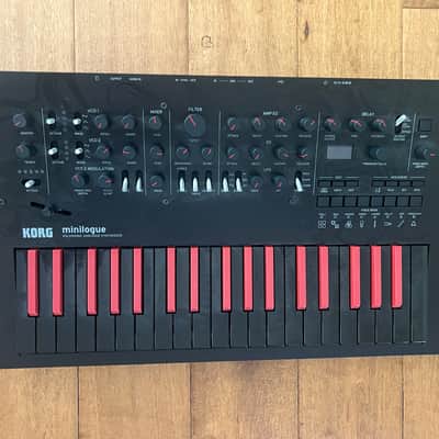 Korg Minilogue Bass 37-Key 4-Voice Polyphonic Synthesizer 2022 - Present - Black