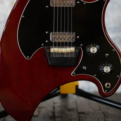 Ovation Deacon Red 1975 + Original Case & Owner's Manual image 2