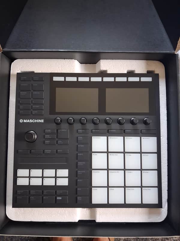 Native Instruments Maschine MKIII 2010s - Black image 1