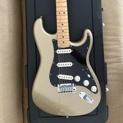 2006 Fender Strat 60th Diamond Anniversary Limited Edition Made in USA - Collectors Guitar image 2