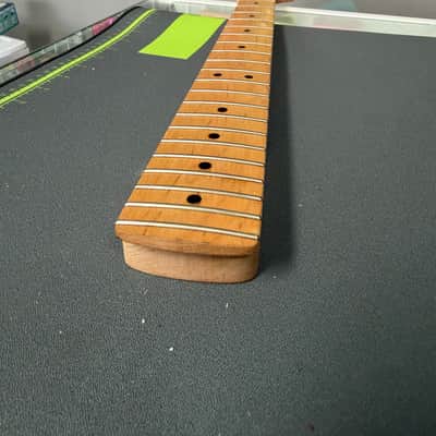 Allparts Fender Licensed Strat Neck 9.5” Radius image 6