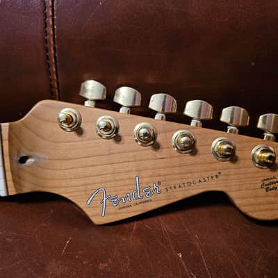 Fender 099-0818-200 Stratocaster / Telecaster Locking Tuning Heads 2010s - Gold Staggered Height image 3