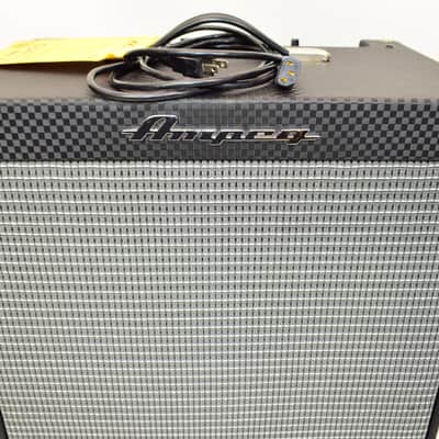 Ampeg Rocket Bass RB-115 200-Watt 1x15" Bass Combo Amp image 2