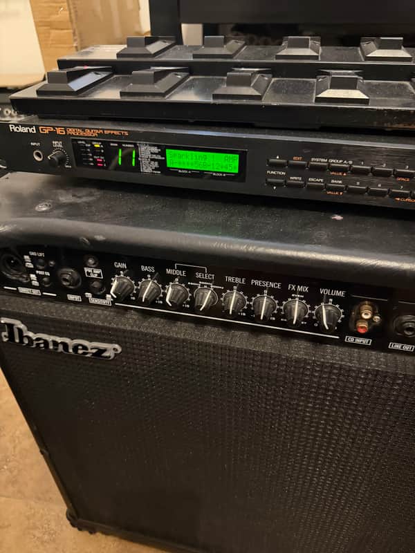 Roland GP-16 Digital Guitar Effects Processor with FC-100mkII Foot