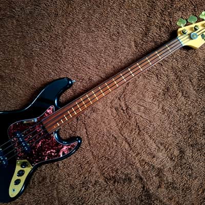 Extremely Rare Vintage 1990 Maison Fretless Jazz Bass Mint Condition And Stunning Looks image 2