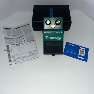 Boss TR-2 Tremolo (Silver Label) 1997 - Present - Green image 1