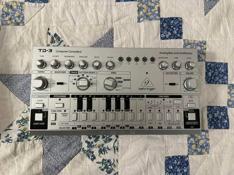 Behringer TD-3 Analog Bass Line Synthesizer image 1