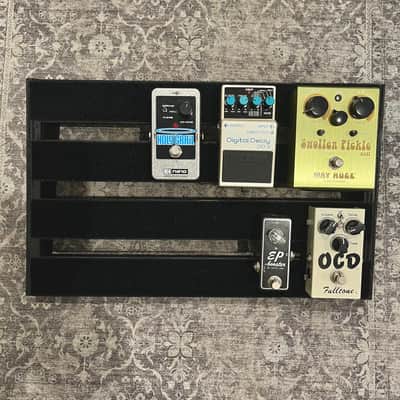 Guitar Pedal Board Custom 11"x18" VELCRO® brand image 1