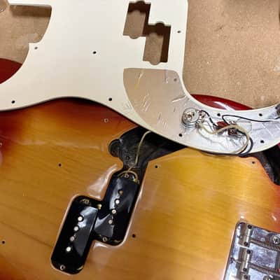 1984 Fender American Standard Precision Bass +OHSC Rosewood Fretboard USA - Sienna Sunburst CLEAN! 20179 image 24