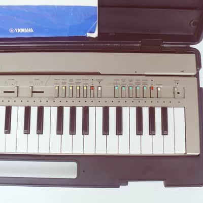 Vintage Yamaha Portasound PC-100 analog Synt with case image 3