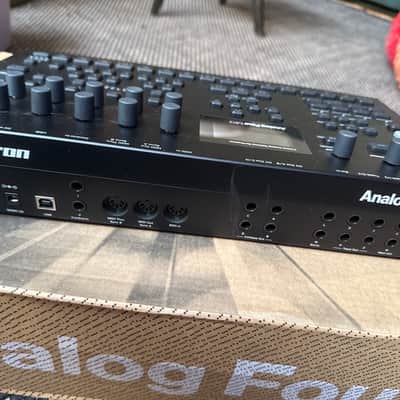 Elektron Analog Four MKII 4-Voice Tabletop Analog Synthesizer 2020 - Present - Black image 3