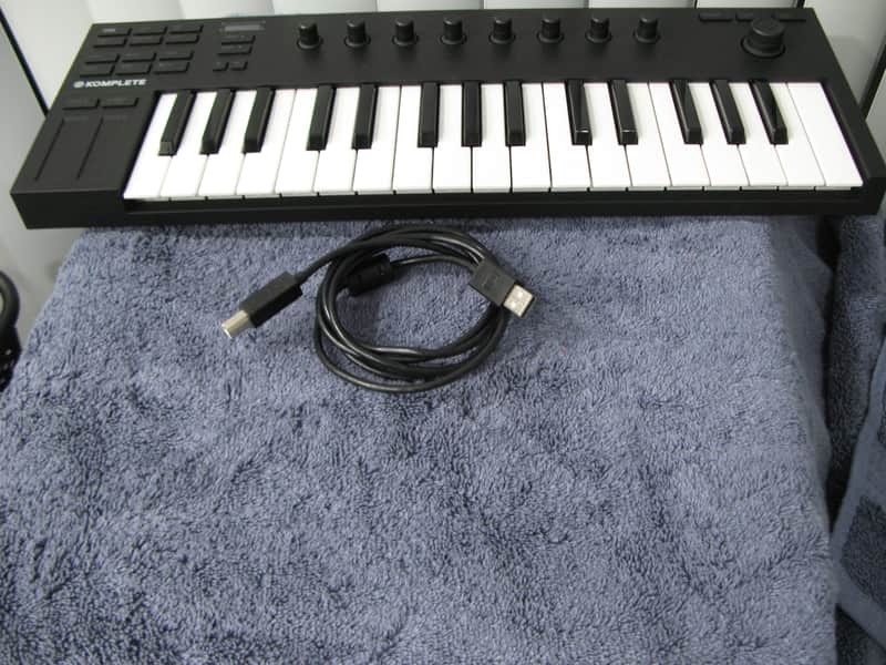 Komplete Kontrol M32 2022 - Black | Reverb