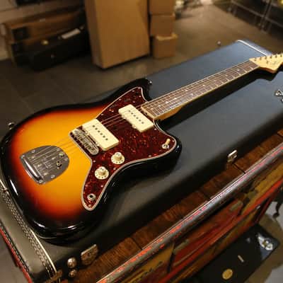 Fender American Vintage '65 Jazzmaster 2013 - 2017 - 3-Color Sunburst image 5